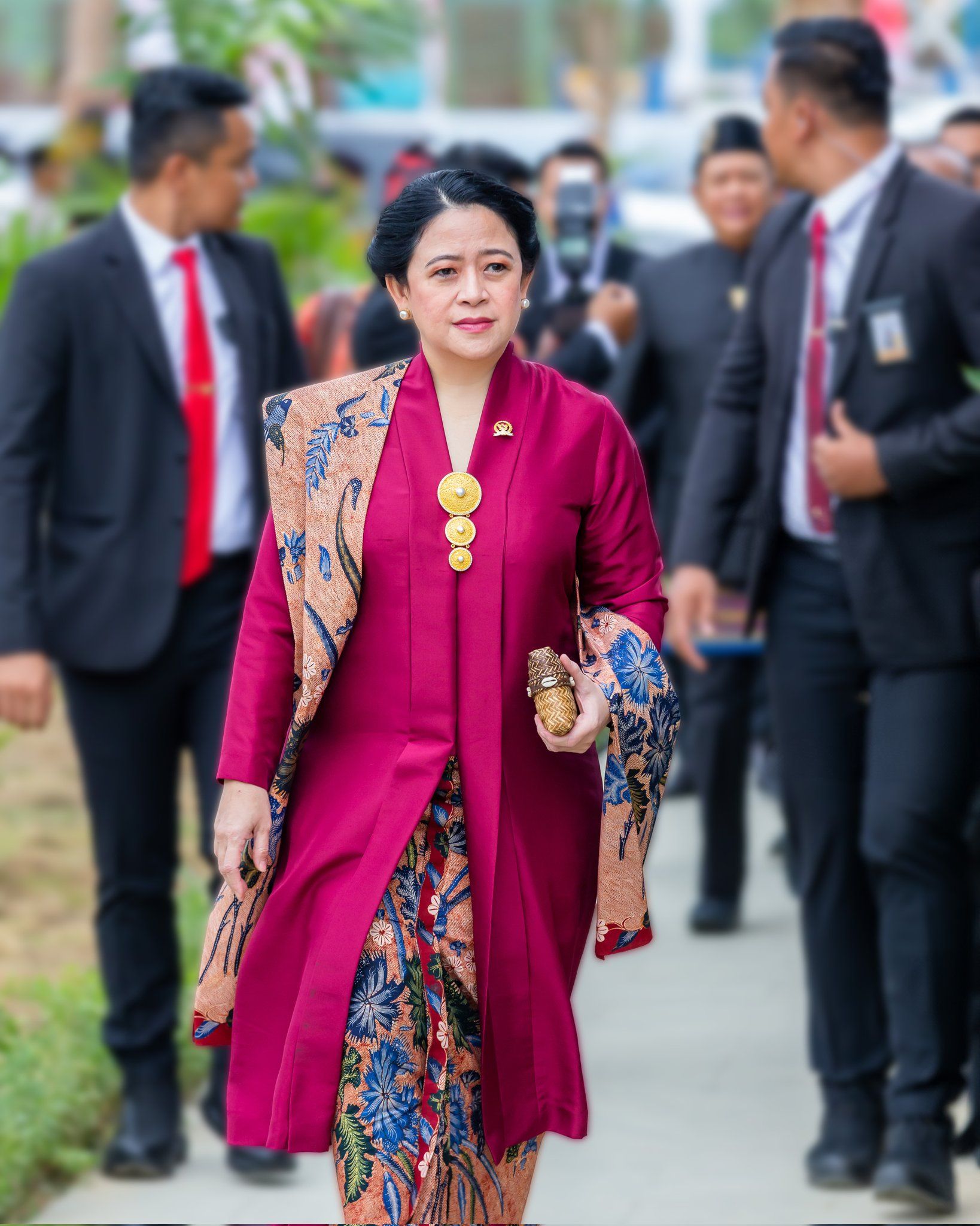 RRI.co.id - Merah Membara, Filosofi Baju Kebaya Puan Maharani