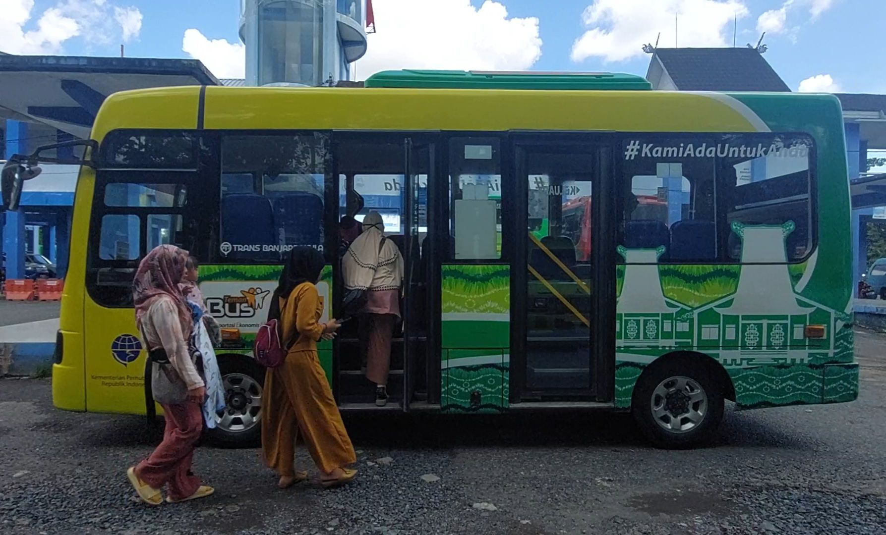 Barnauldagi transvestitlar