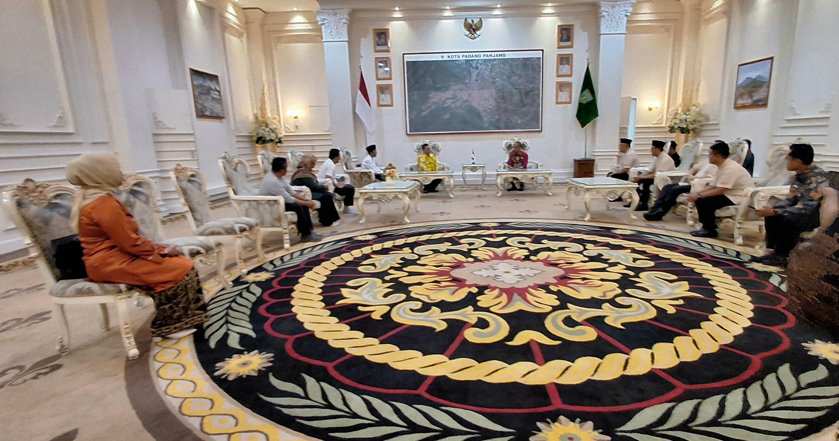 RRI.co.id - Perlancar Urusan Pengurusan Paspor; Hendri Arnis; Kita Siapkan Tanah