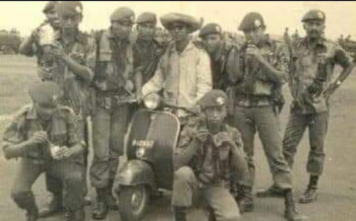 Pasukan Garuda dengan Vespa Kongo kebanggaannya
