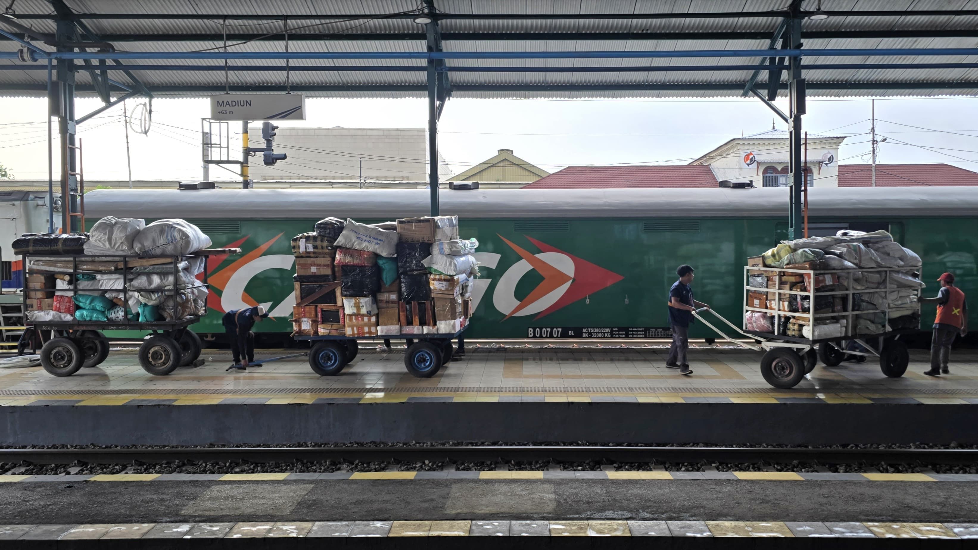 Kinerja Positif, KAI Daop 7 Madiun Angkut Puluhan Ton Barang Tepat Waktu -  RRI.co.id