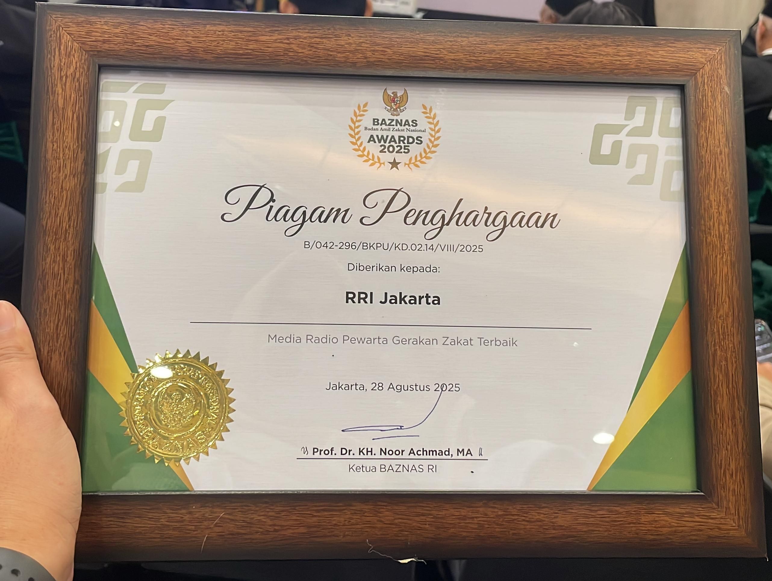 RRI Jakarta Raih Penghargaan Baznas Award 2025 - RRI.co.id