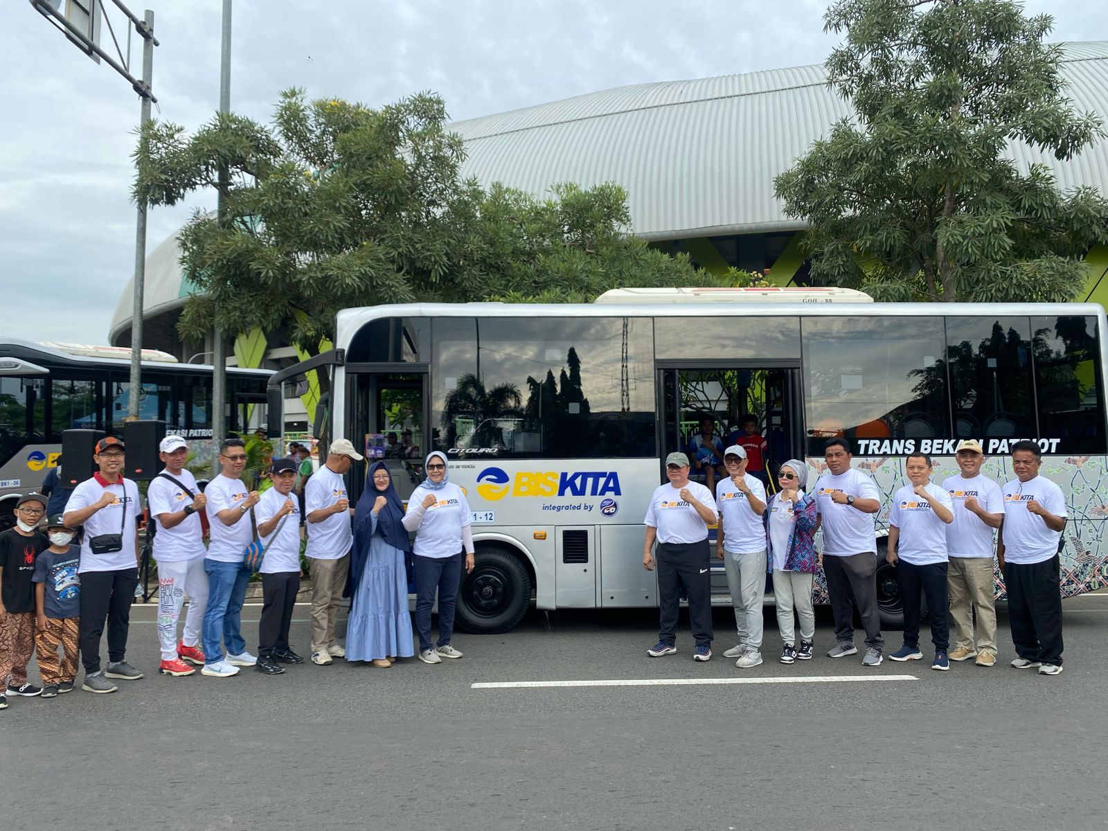 Eshakda ruscha uslubdagi pikap Dumba jinsiy aloqa boyicha opish video