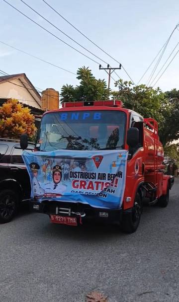 ‎BPBD Ambon Salurkan Air Bersih Untuk Warga Galunggung