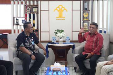 Bupati MBD Sambangi Kemenkum Maluku Koordinasi Sertifikat Tenun Ikat