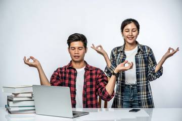 Menjaga Kewarasan di Era Tuntutan Sosial Tinggi