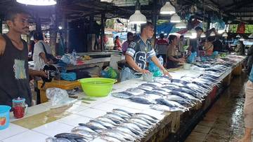 Cuaca Ekstrem Berdampak pada Aktivitas Pedagang Ikan di Pasar Baru Atambua