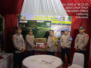 Kapolres Mesuji Serahkan Tali Asih Pos Nataru