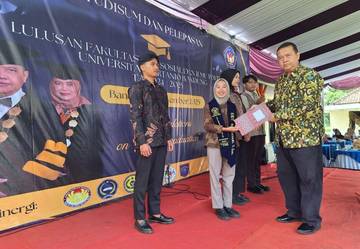 FISIP Unnur Bandung Resmi Lepas 386 Lulusan Baru