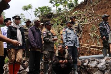 Sebanyak 9 Rumah di Sukajaya Sukaresmi Terancam Longsor