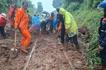 Sejumlah Perjalanan Kereta Terganggu Akibat Genangan Air di Purwakarta