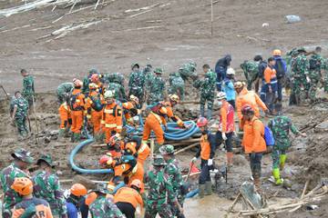 Pencarian Korban Longsor Cisarua Dilanjutkan, Total 34 Kantong Jenazah Dievakuasi 