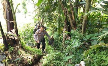 Polisi Evakuasi Mortir Temuan Warga Disela Bebatuan 