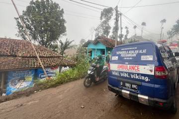 Viking Persib Club Bantu Langsung  Pencarian Korban Longsor