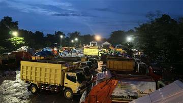 Bergerak Saat Gelap! DLH Banjarmasin Sapu Sampah Sekumpul