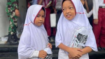 Sandal Lusuh ke Sepatu Baru: Bhakti untuk Bangsa