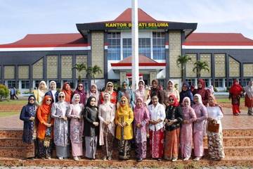 Ketua TP-PKK Seluma Pimpin Upacara Peringatan Hari Ibu