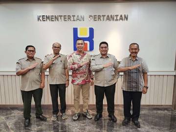 Bupati Kepahiang Kunjungi Kementan Bahas Peremajaan Kopi