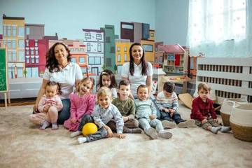 Peran Daycare Dukung Tumbuh Kembang Anak