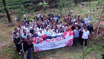 Bank Pohon Nusantara dan DLH Tanam Ribuan Pohon 