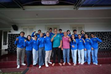 Walikota Apresiasi Anggar Emas, Jamin Kerja Luar Negeri