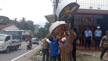 Penertiban Reklame di Jalur Puncak Dilakukan Usai Lebaran