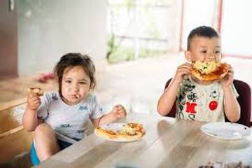 Tips Menjaga Nafsu Makan Anak Saat Musim Hujan