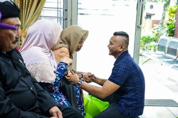 Pemkot Bogor Salurkan Sembako untuk Lansia Mulyaharja