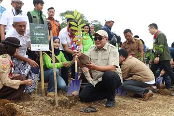 Bupati Bogor Dorong Program Hutan Kota Kecamatan