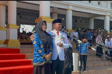 Ibu 12 Anak di Bone Dihadiahi Motor dari Bupati