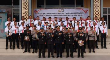 Puluhan Personel Polres Bone Terima Satyalancana Presiden