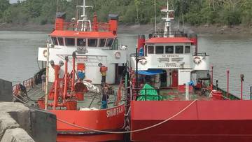 Perubahan Cuaca Hambat Aktivitas Kapal Dipelabuhan Tanah Merah