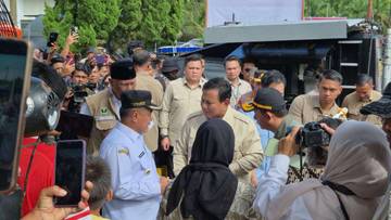 Presiden Prabowo Kunjungi Huntara Palembayan