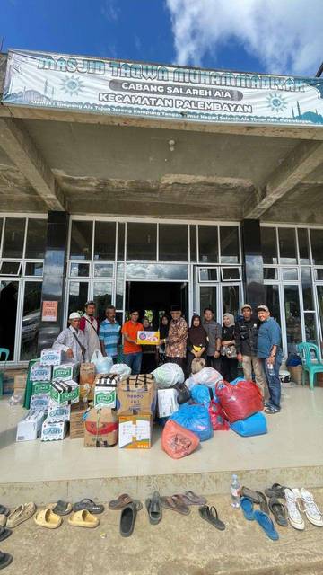 PGRI Bukittinggi Salurkan Bantuan Puluhan Juta Untuk SalarehAia