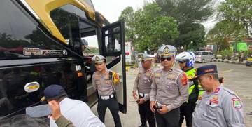 Operasi Lilin 2025, Satlantas Majalengka Ramp Check Bus