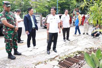 Wali Kota Cirebon Melarang Trotoar Jadi Lahan Parkir