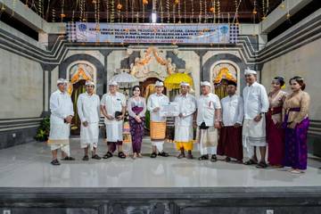 Adi Arnawa Hadiri Melaspas di Pura Kemenuh Sari   