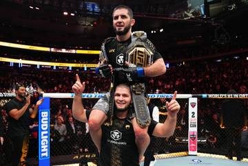 Islam Makhachev Ukir Sejarah di UFC 322