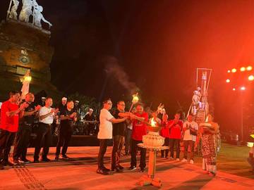 Penyalaan Api Suci Tandai Pembukaan Denfest ke-18