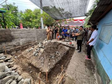 Warga Gilimanuk Terima Bantuan Bedah Warung