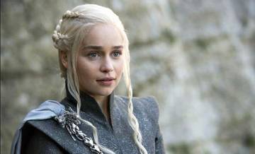 Emilia Clarke Enggan Kembali Menjadi Ibu Para Naga