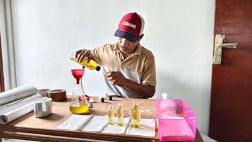 Minyak Kayu Putih Bombrai Mulai Tembus Pasar