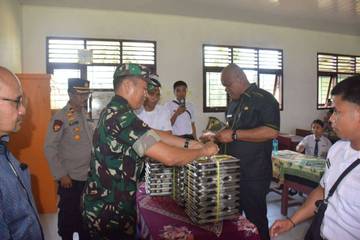 MBG Disalurkan di 75 Sekolah di Nias Utara