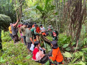 Basarnas Nias Temukan Amikira Batee Dalam Kondisi  Selamat