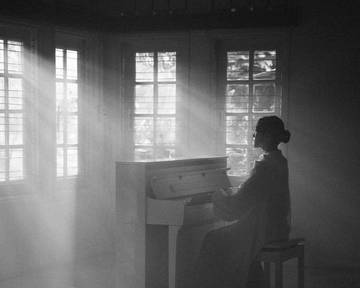 Isyana Sarasvati Rilis Single "Terima Kasih Dariku"