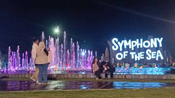 Malam Pergantian Tahun 2025, Ribuan Pengunjung Padati Ancol 