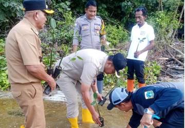 Kecamatan Kepulauan Seribu Selatan Tanam Ribuan Bibit Mangrove