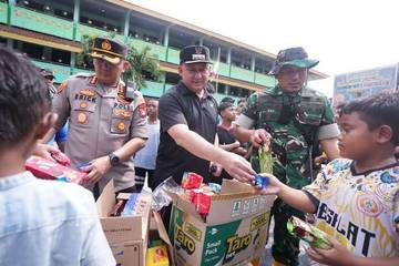 Pemkot Jakut Berikan Bantuan Korban Banjir