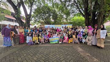 Mahasiswa Mancanegara Menari dan Ngariung di Bakul Budaya