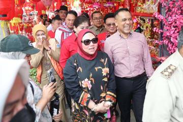 Rany Mauliani Ikut Walking Tour Imlek di Glodok